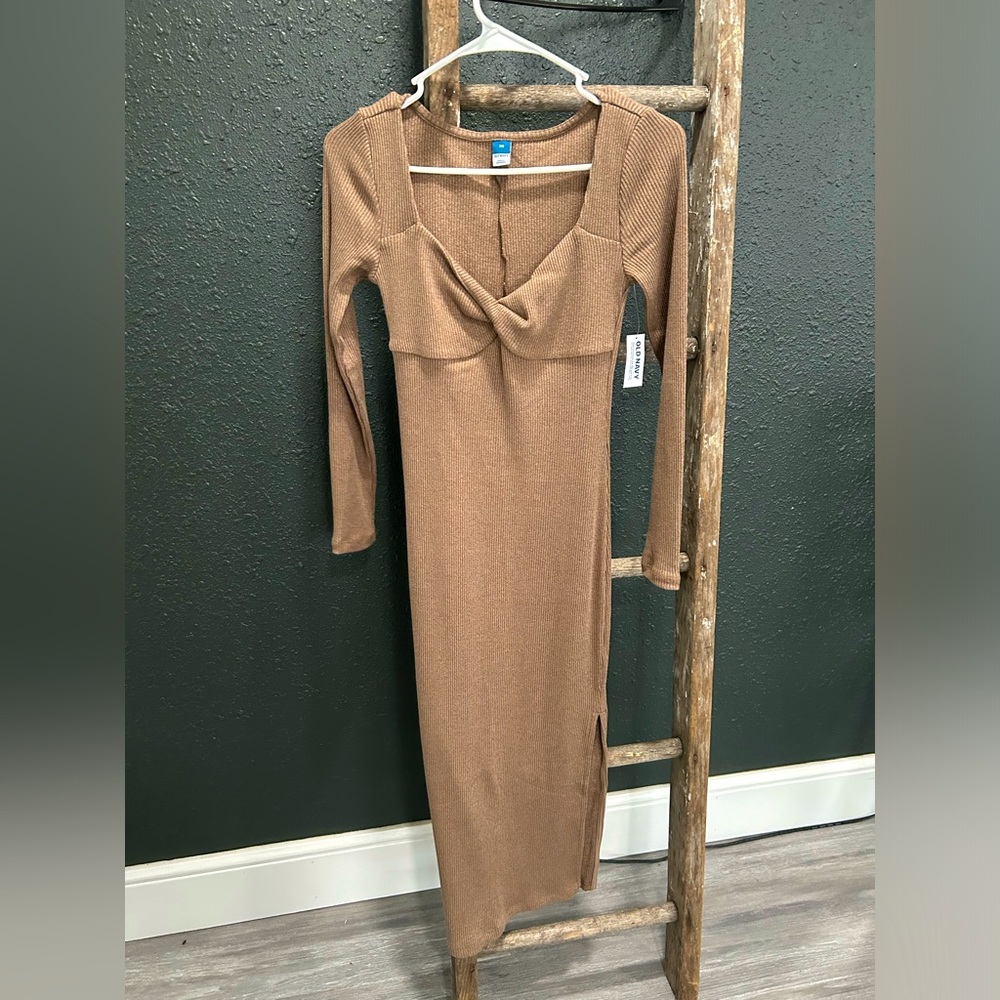 Woman’s Rib-Knit midi dress